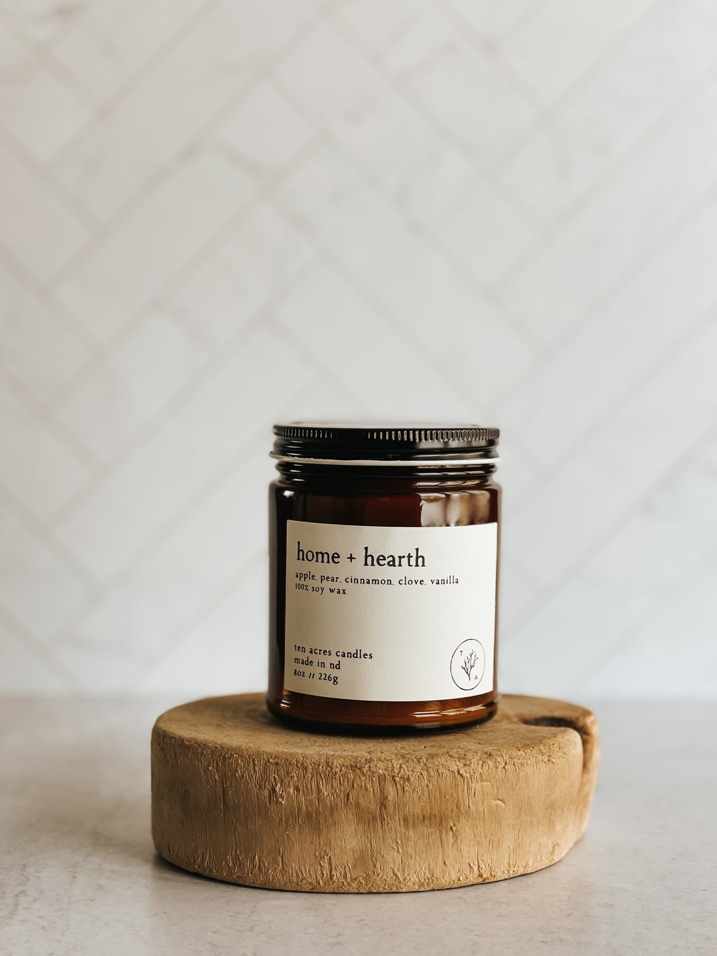 Home + Hearth // 8oz soy candle