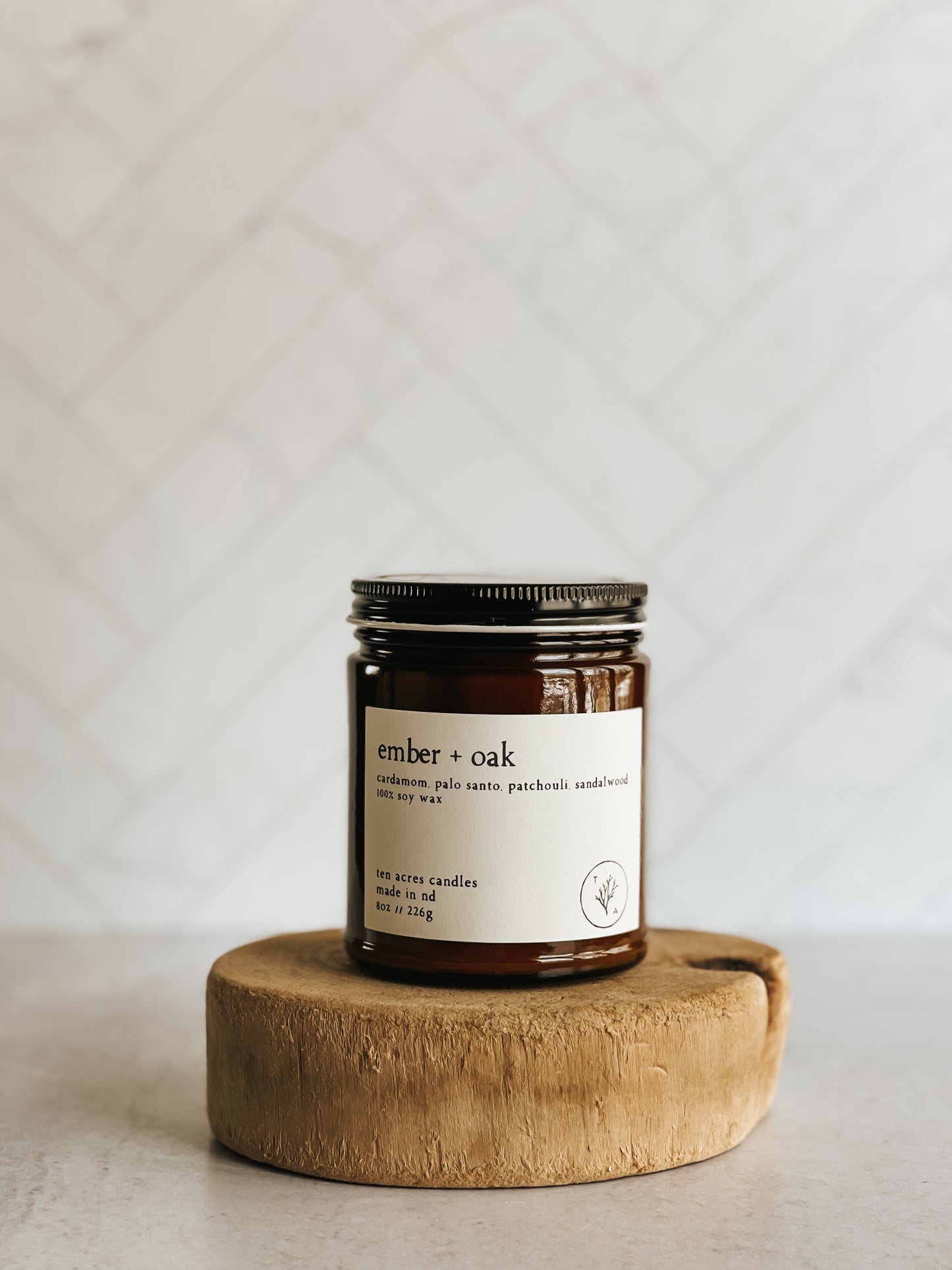 Ember + Oak // 8oz soy candle