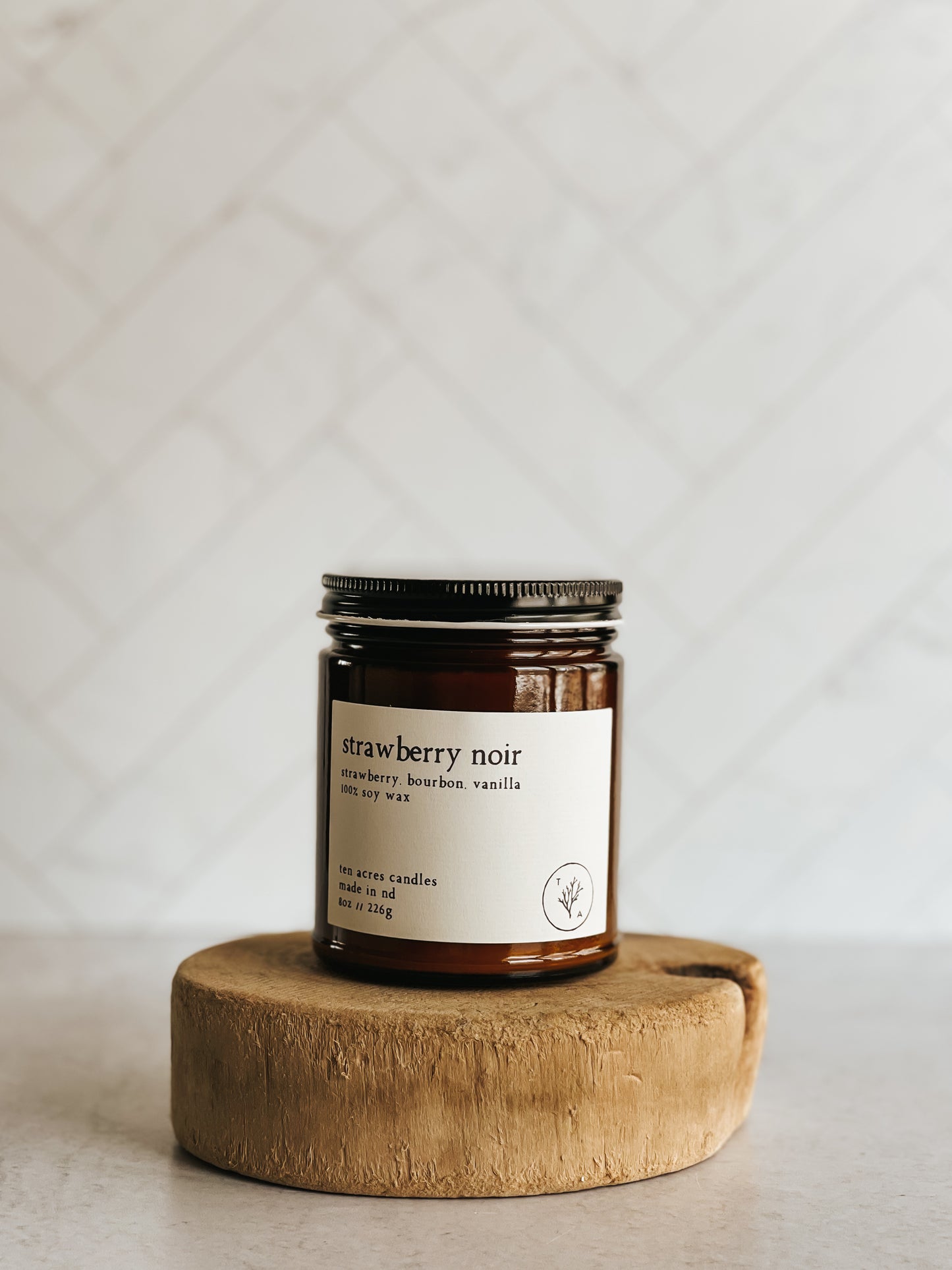 Strawberry Noir // 8oz soy candle